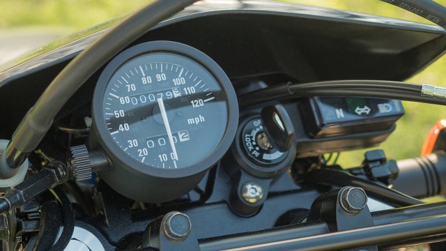 Suzuki DR650 dashboard