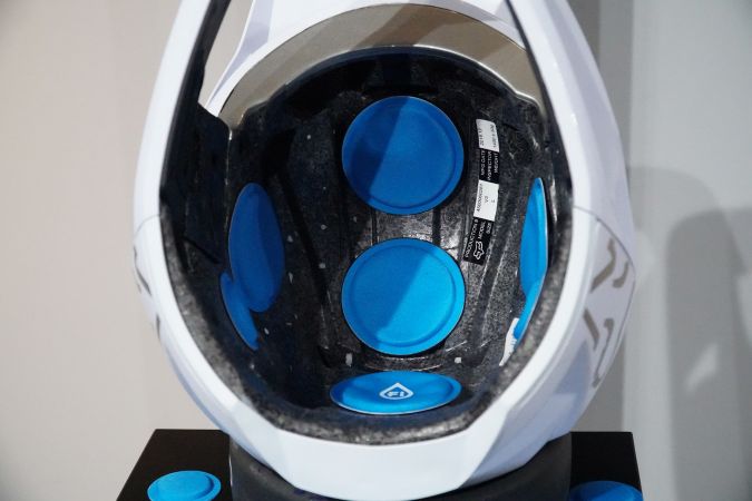Fox Racing V3 helmet Fluid Inside system