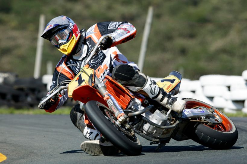 Supermoto racing